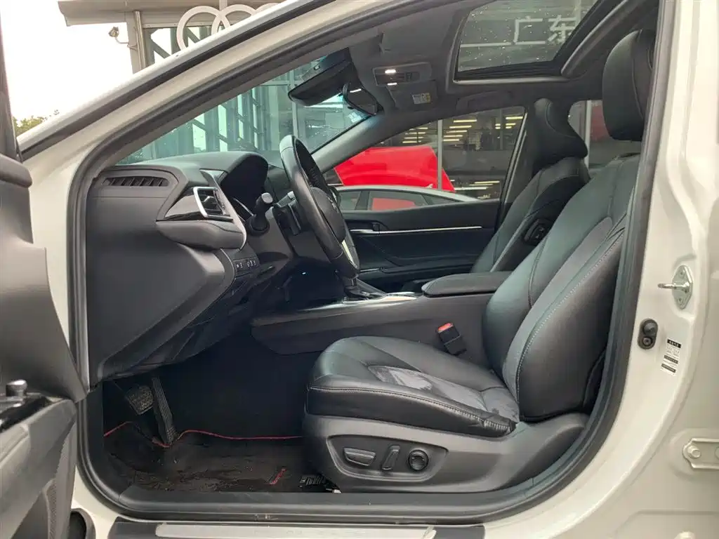 Toyota Camry 2021 2.0S Sporty Edition фото 10