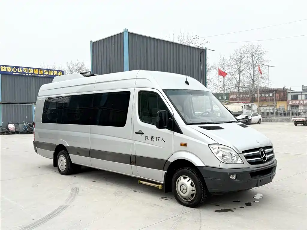 Mercedes-Benz Sprinter 2012 Model 2.1T Premium Tour Long Wheelbase фото 12