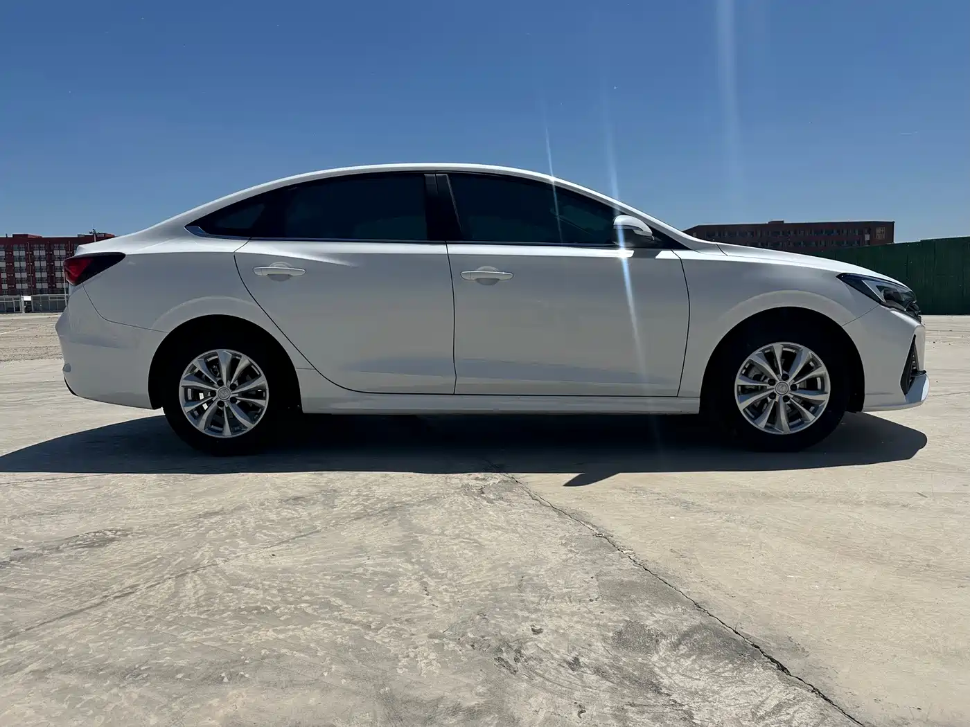 Фото 4 - Changan Eado