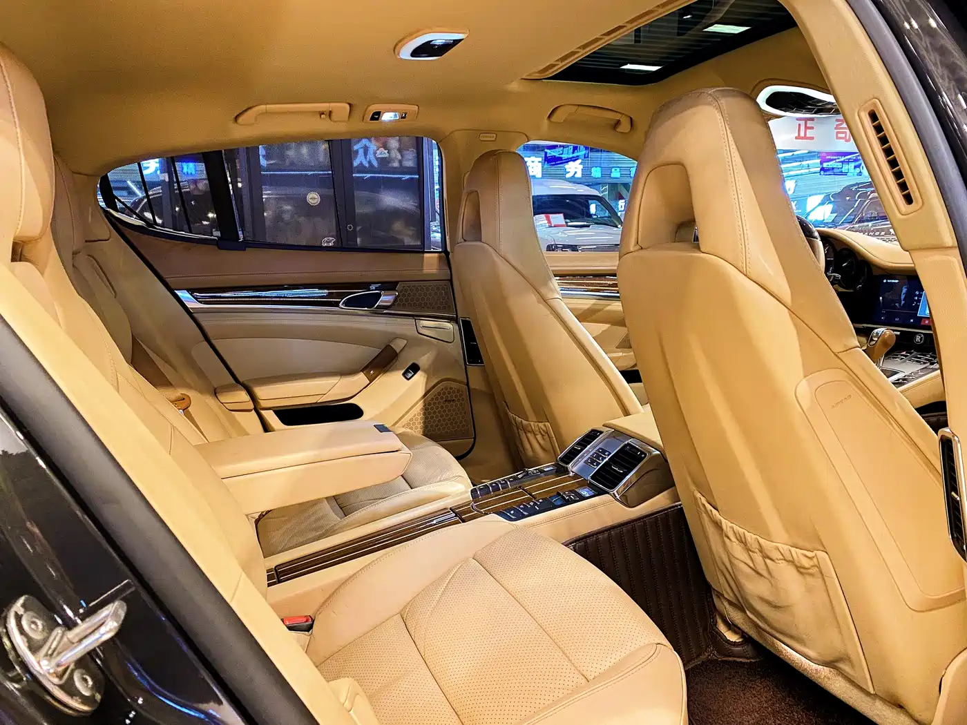 Porsche Panamera 2010 Model Panamera 4S 4.8L фото 22