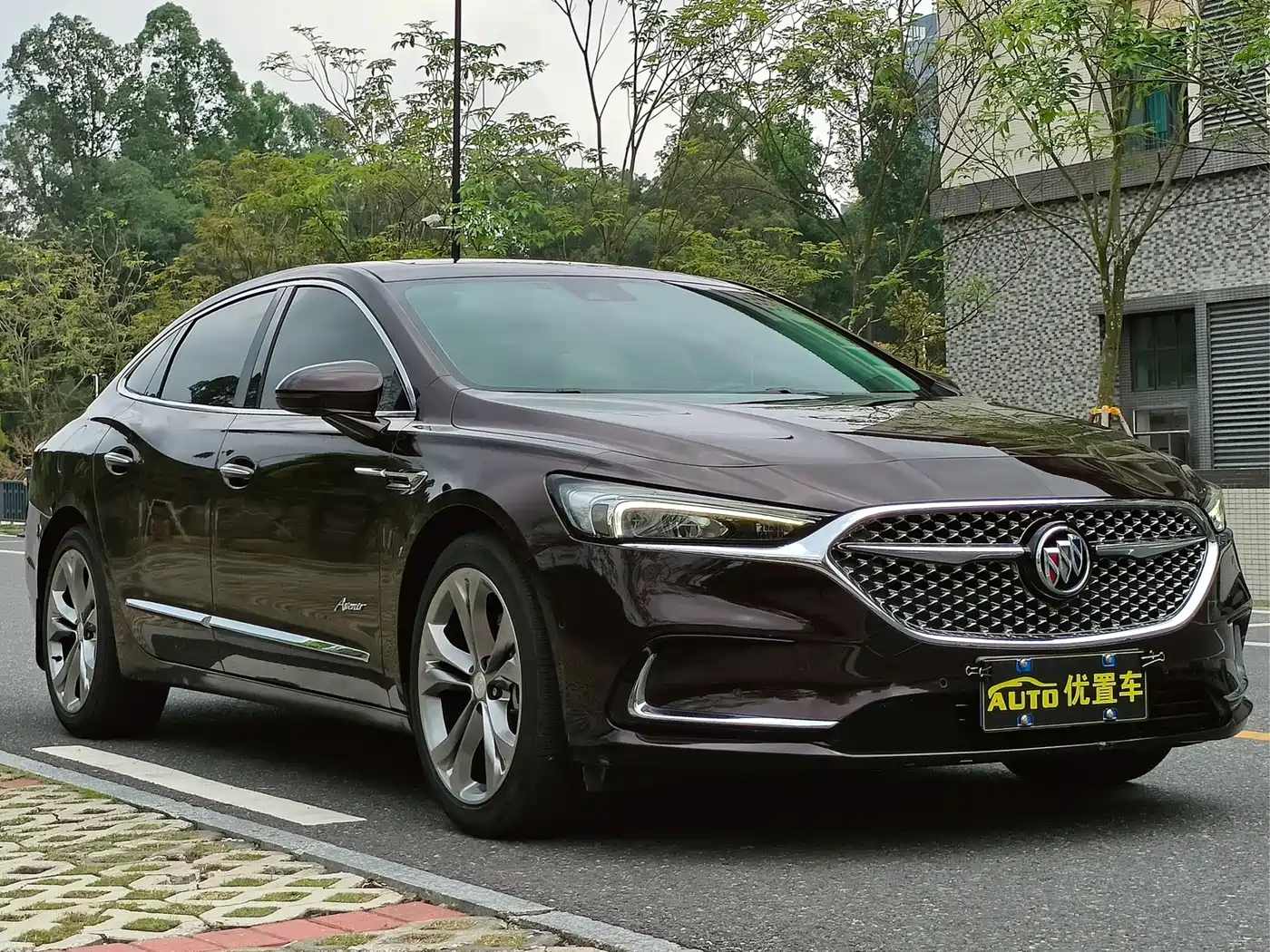 BUICK LACROSSE