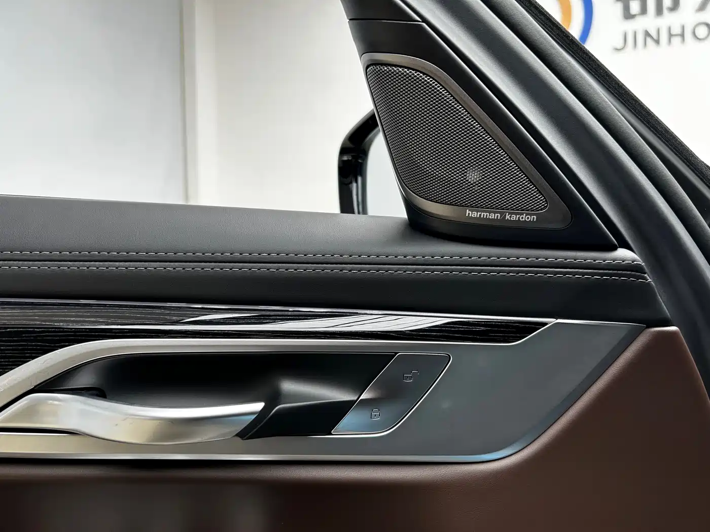 BMW 7 Series 2021 Model 730Li M Sport Package фото 10