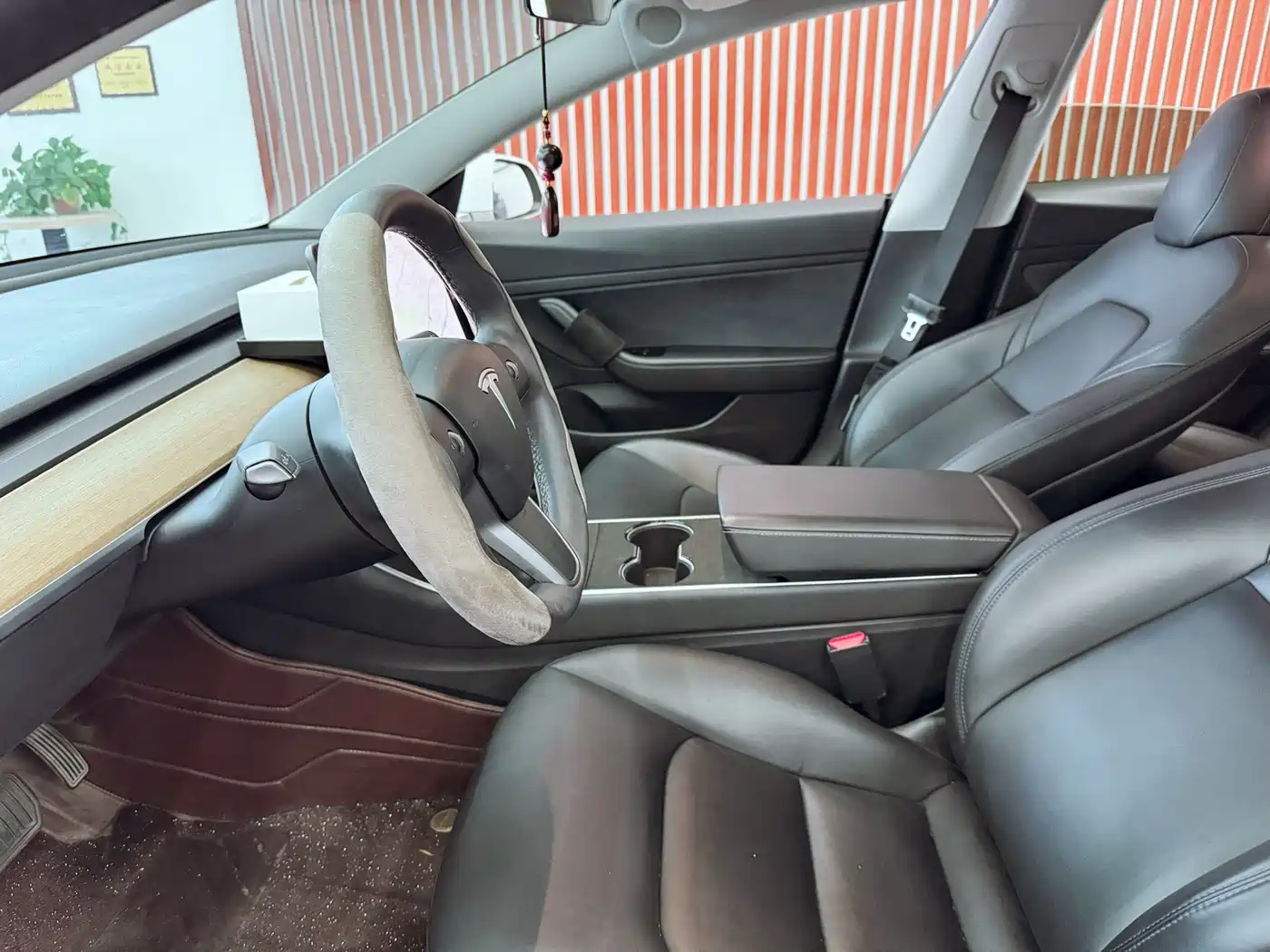 Фото 14 - Tesla Model 3