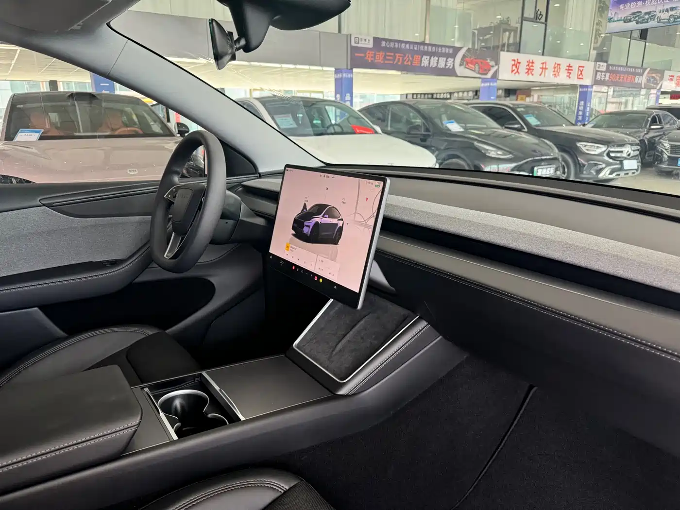 TESLA MODEL Y