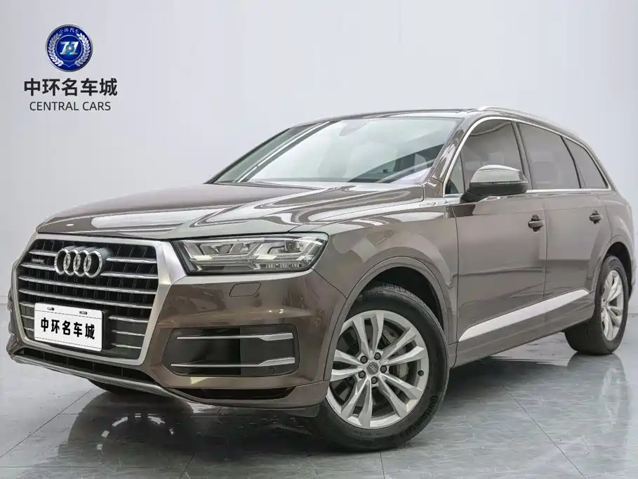 Фото 1 - Audi Q7
