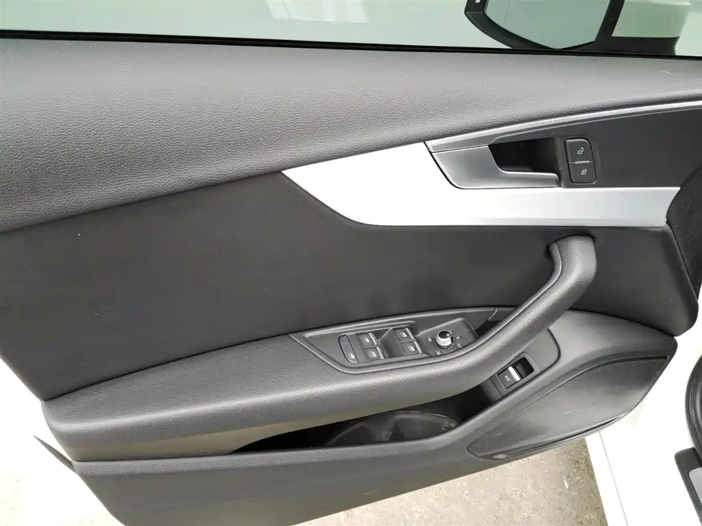 Audi A4L 2020 40 TFSI Luxury Dynamic фото 9