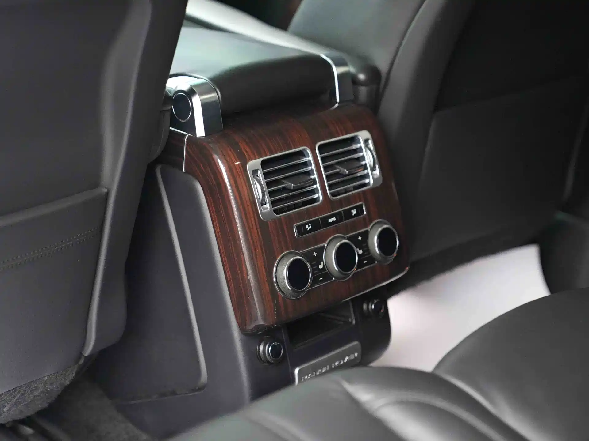 Photo 13 - Land Rover Range Rover