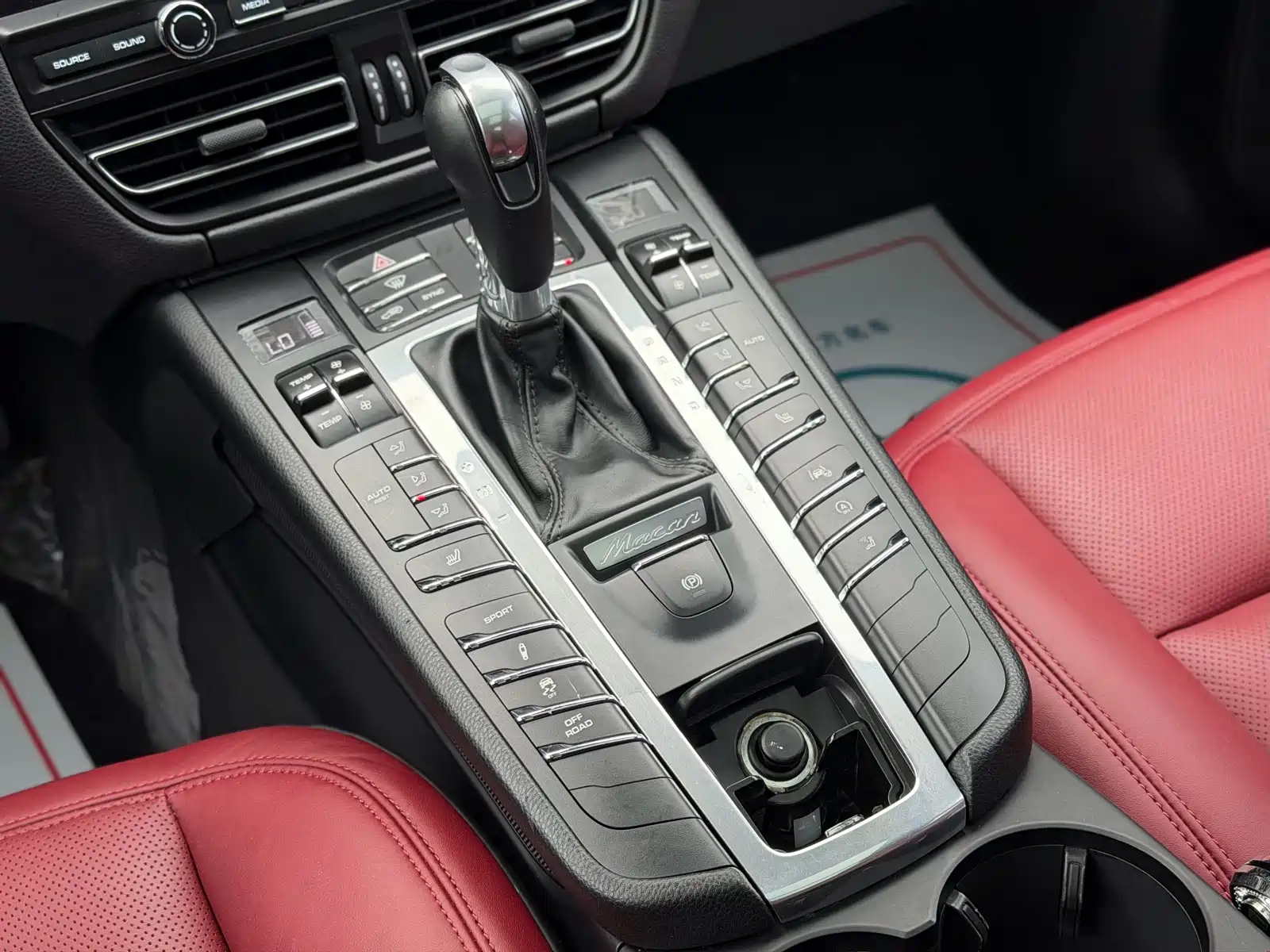 Фото 10 - Porsche Macan