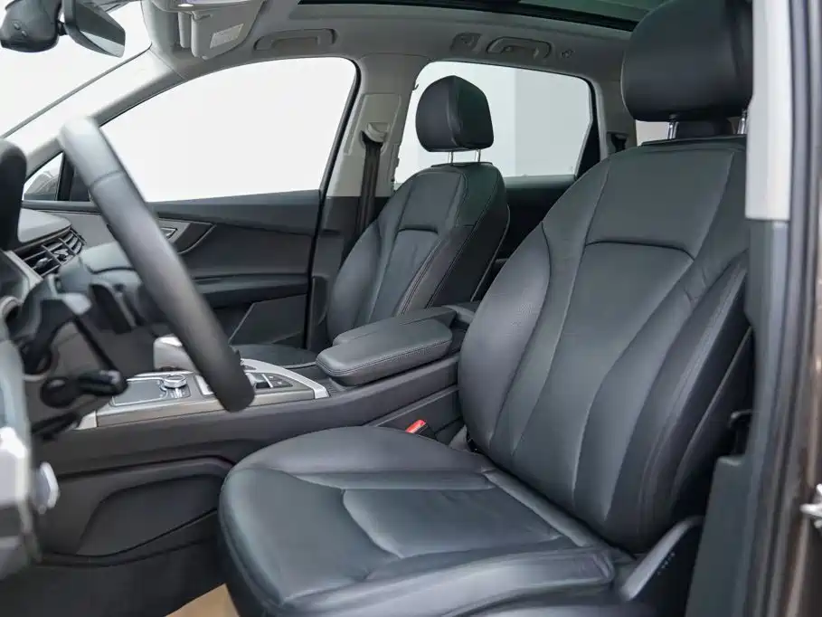 Фото 7 - Audi Q7