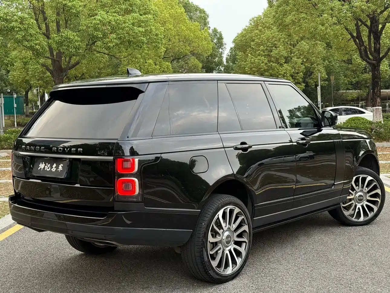 Photo 4 - Land Rover Range Rover
