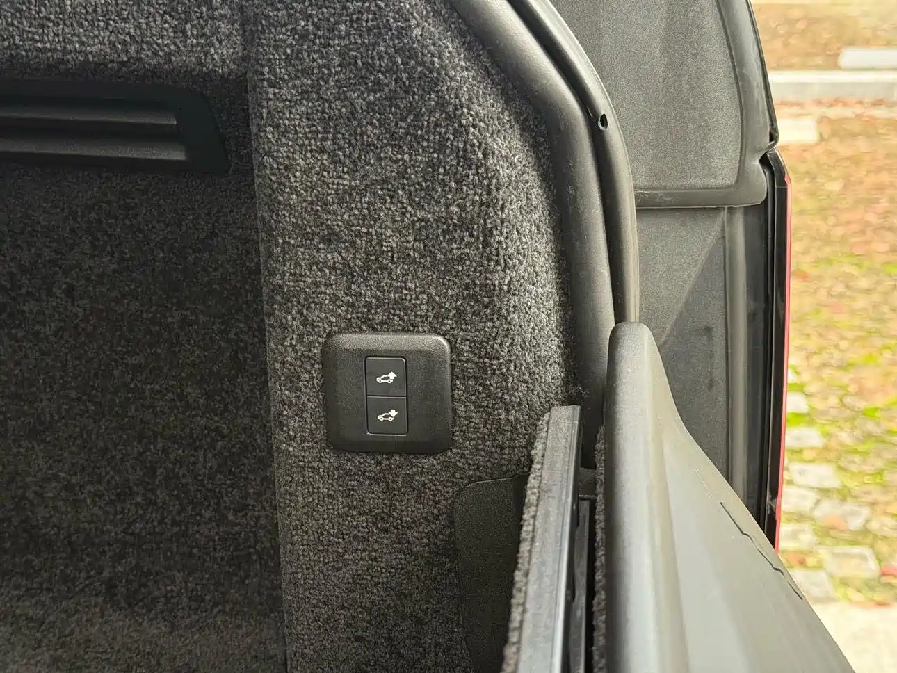 Photo 18 - Land Rover Range Rover
