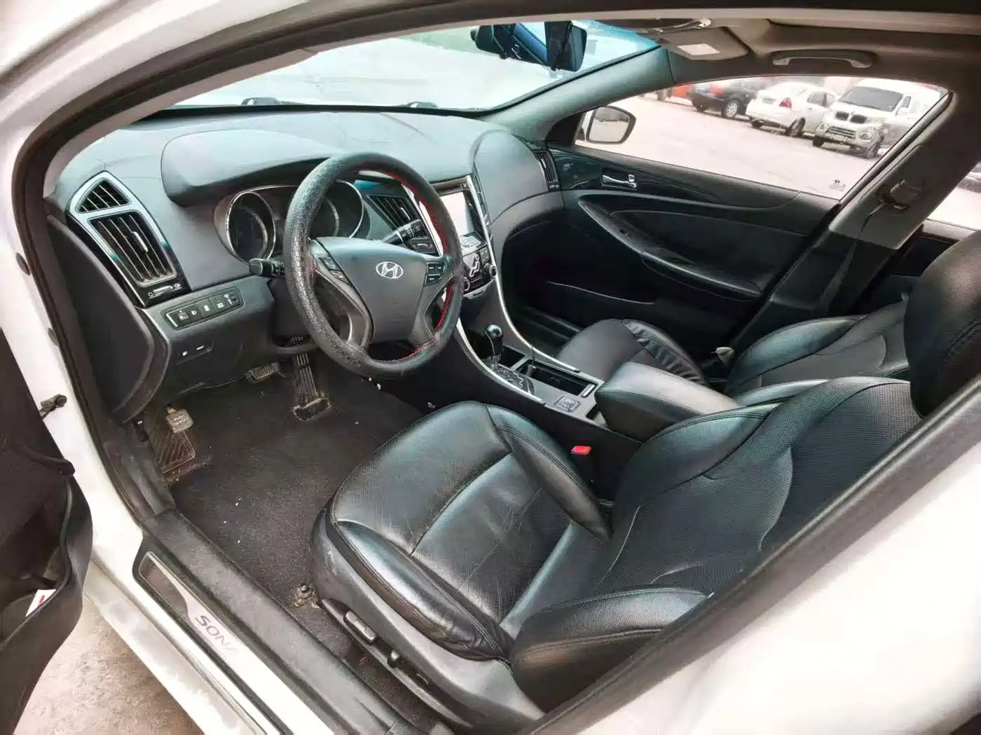 Photo 5 - Hyundai Sonata