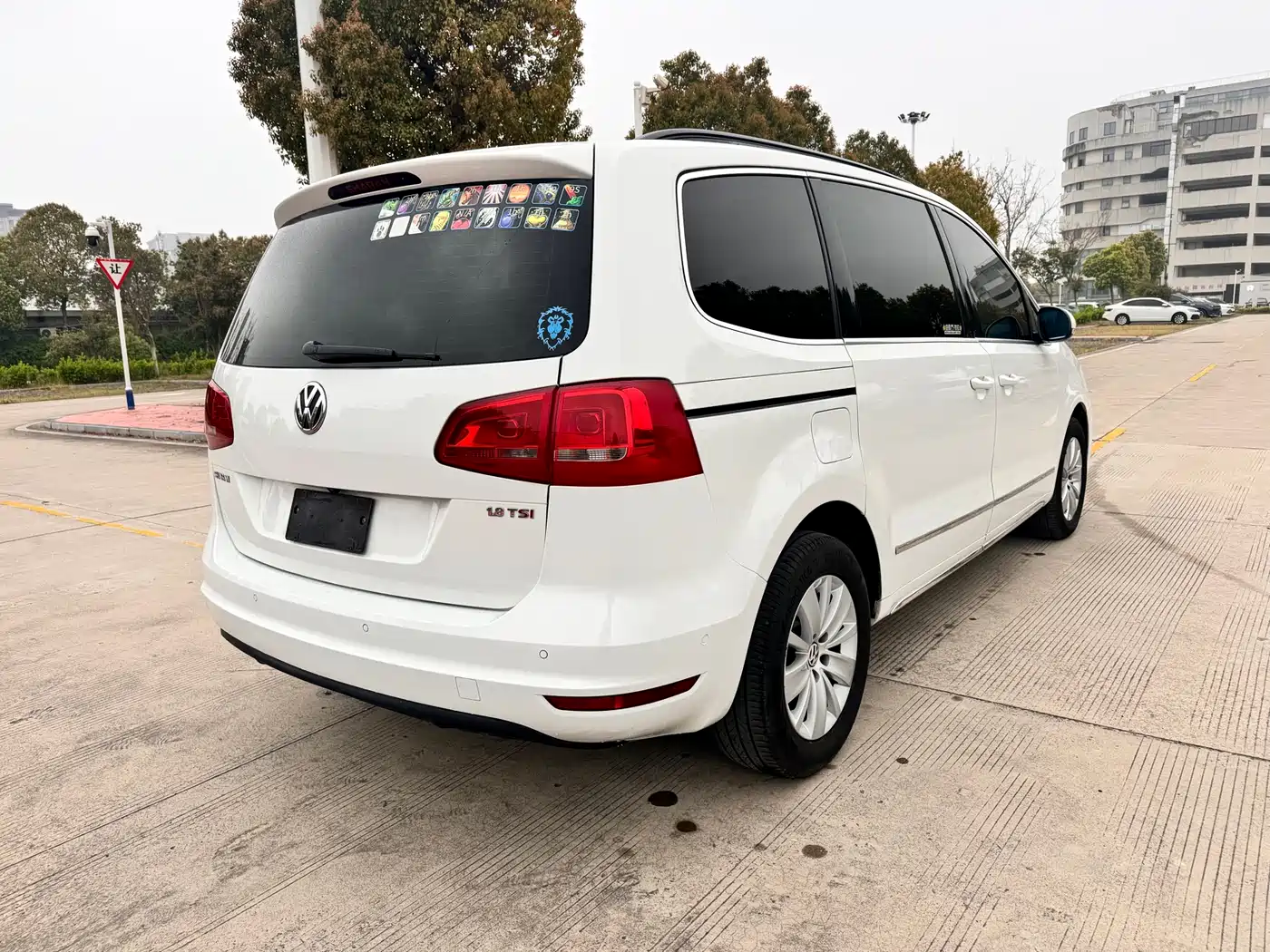 Volkswagen Sharan 2015 1.8TSI Comfort фото 22
