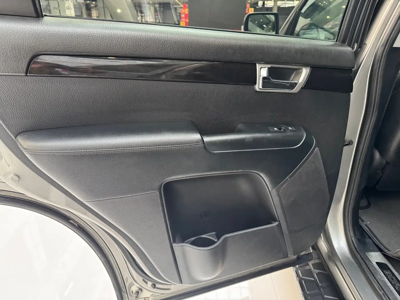 Kia Borego 2013 3.8L Luxury Edition China V фото 10