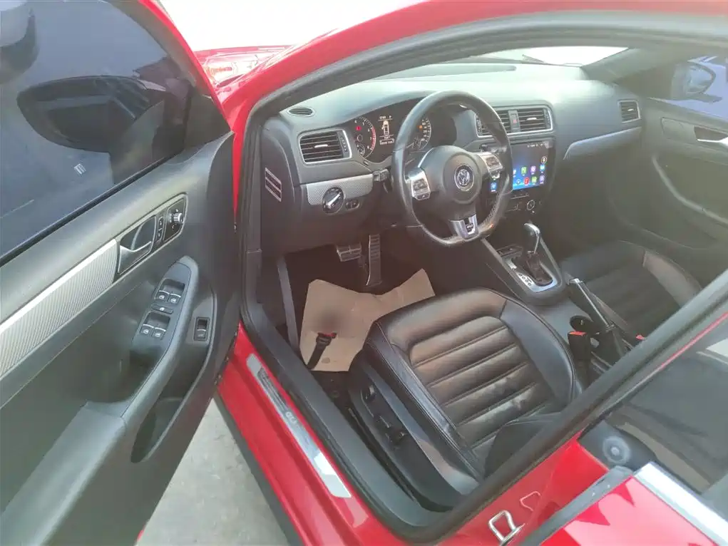 Volkswagen Sagitar 2013 2.0TSI GLI фото 13