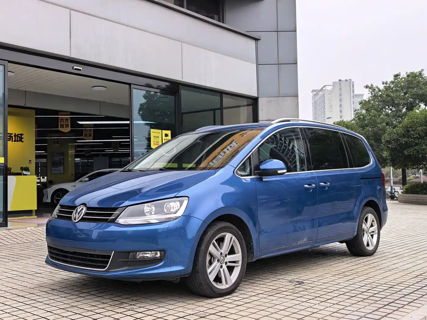 Volkswagen Sharan 2017 2016 380TSI Comfort 7-seater