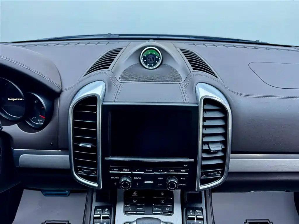 Porsche Cayenne 2011 Cayenne Turbo 4.8T фото 14