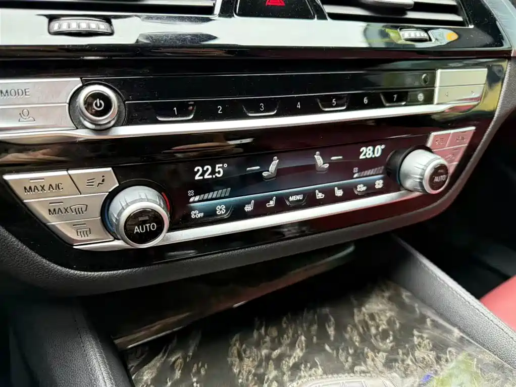 BMW 5 Series 2020 530Li Exclusive M Sport Package фото 10