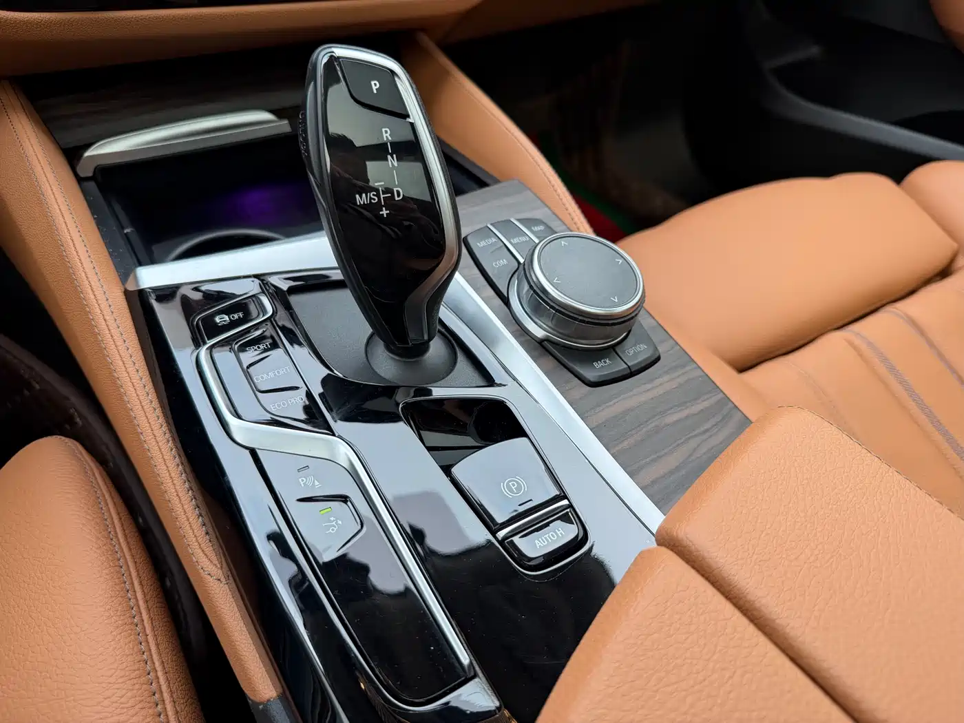 BMW 6 Series GT 2022 Model 630i Luxury Design Package фото 12