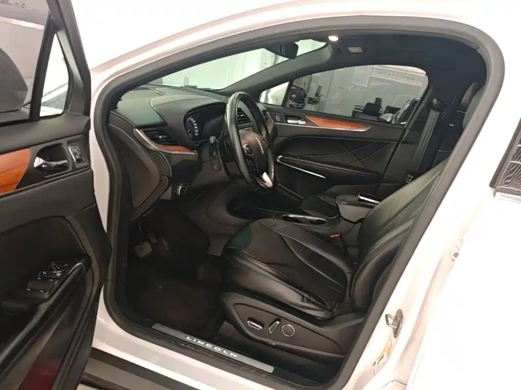 Lincoln MKC 2018 2017 2.0T 4WD Elegance Edition