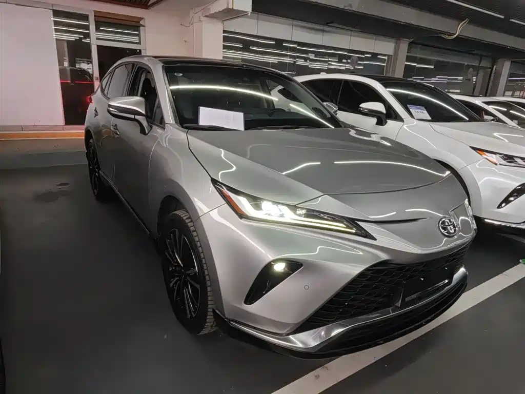 Toyota Venza 2023 2.0L CVT FWD Premium фото 20