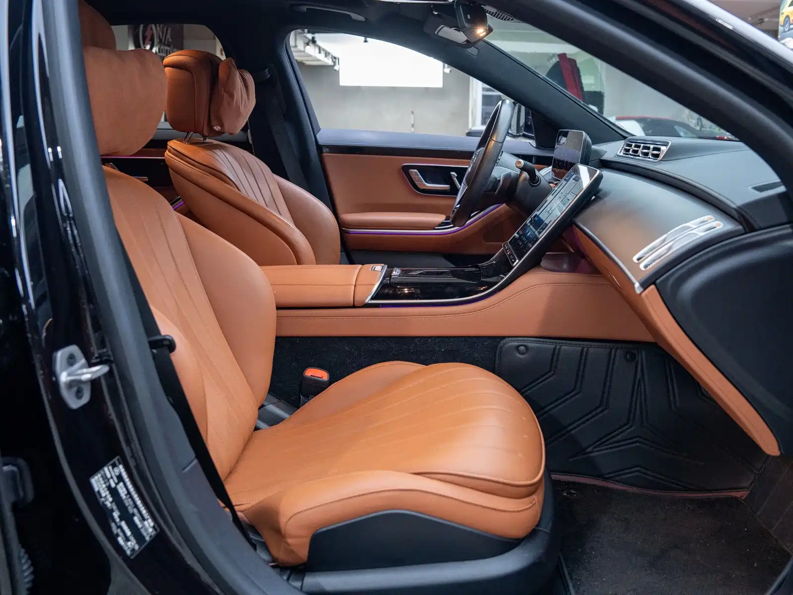 Photo 30 - Mercedes-Benz S-Class