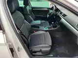 Фото 25 - Škoda Superb