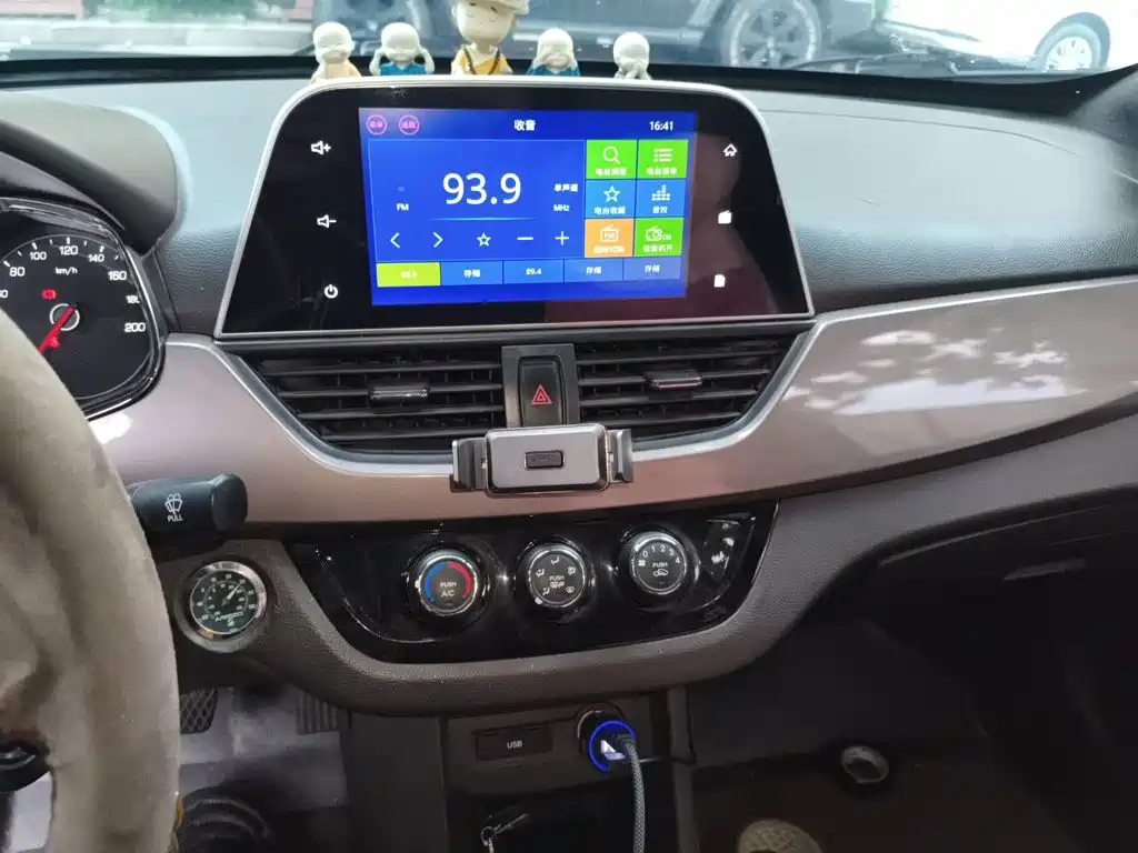 Фото 6 - Baojun 310W