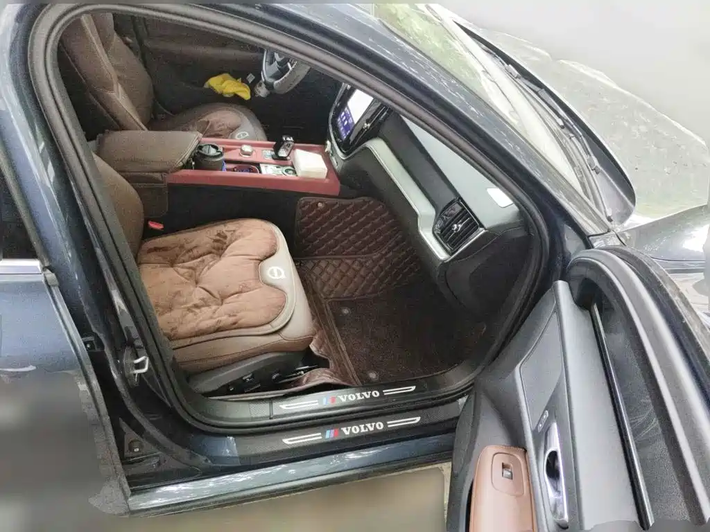 Volvo S60 2025 2026 B4 Smart Luxury Edition