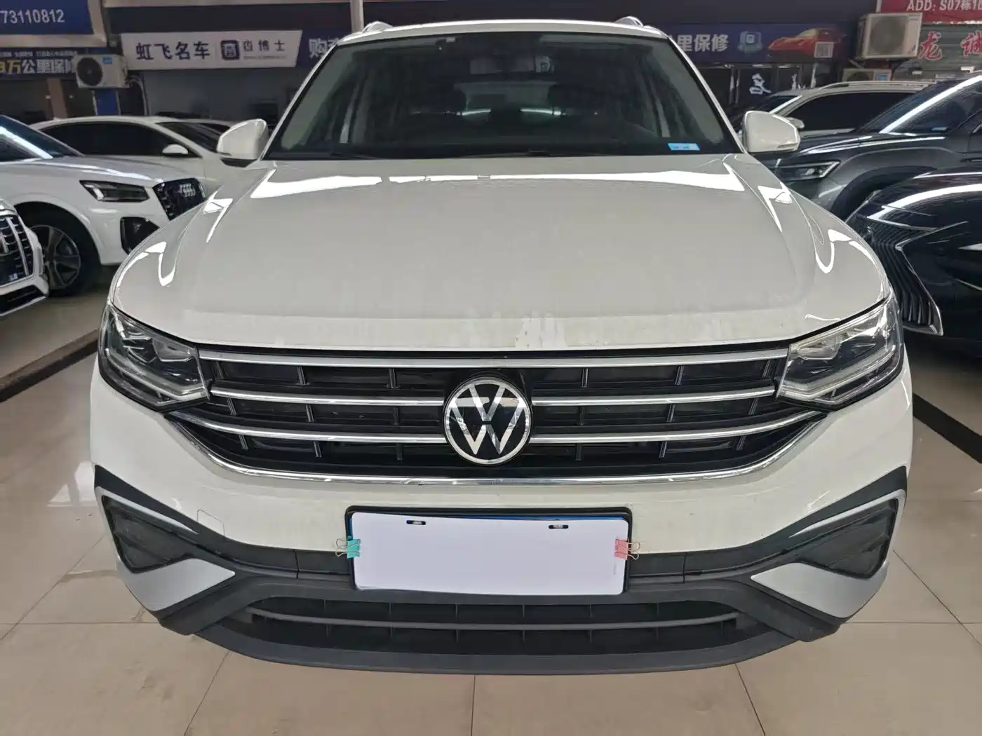 VOLKSWAGEN TIGUAN L
