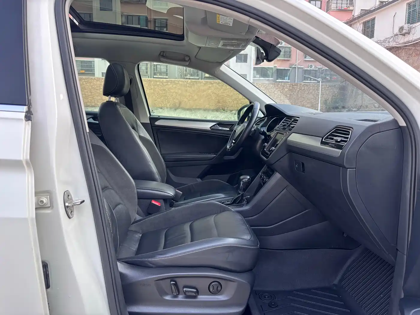 Volkswagen Tiguan L 2018 330TSI Automatic 2WD Luxury Edition фото 10