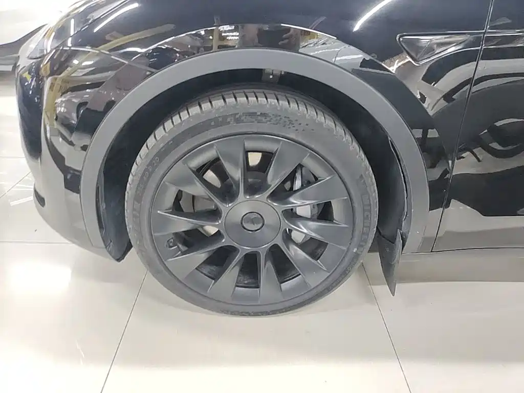 Фото 23 - Tesla Model Y