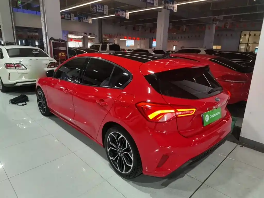 Фото 5 - Ford Focus
