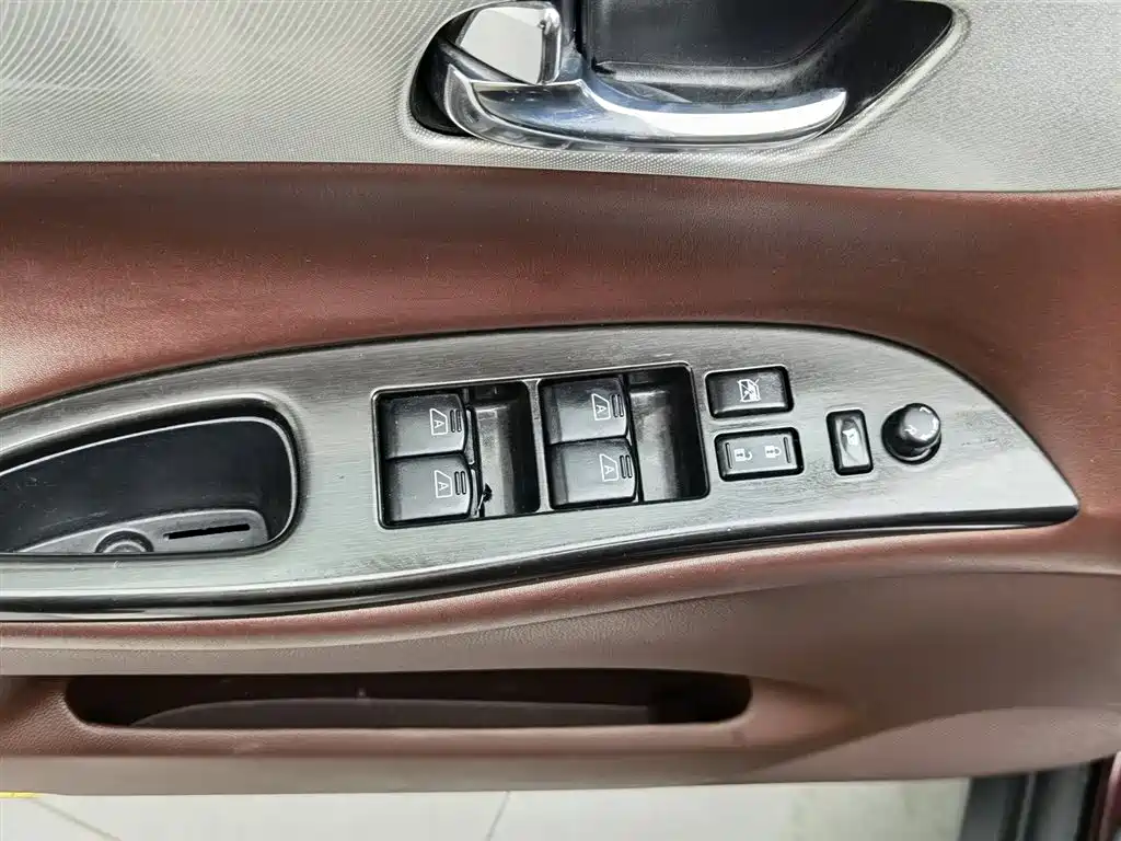 Infiniti QX50 2015 2.5L Enjoyment Edition фото 9