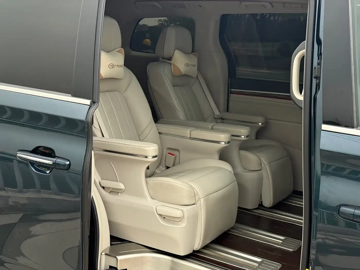 GAC Trumpchi Trumpchi M8 2018 320T Flagship Edition фото 15