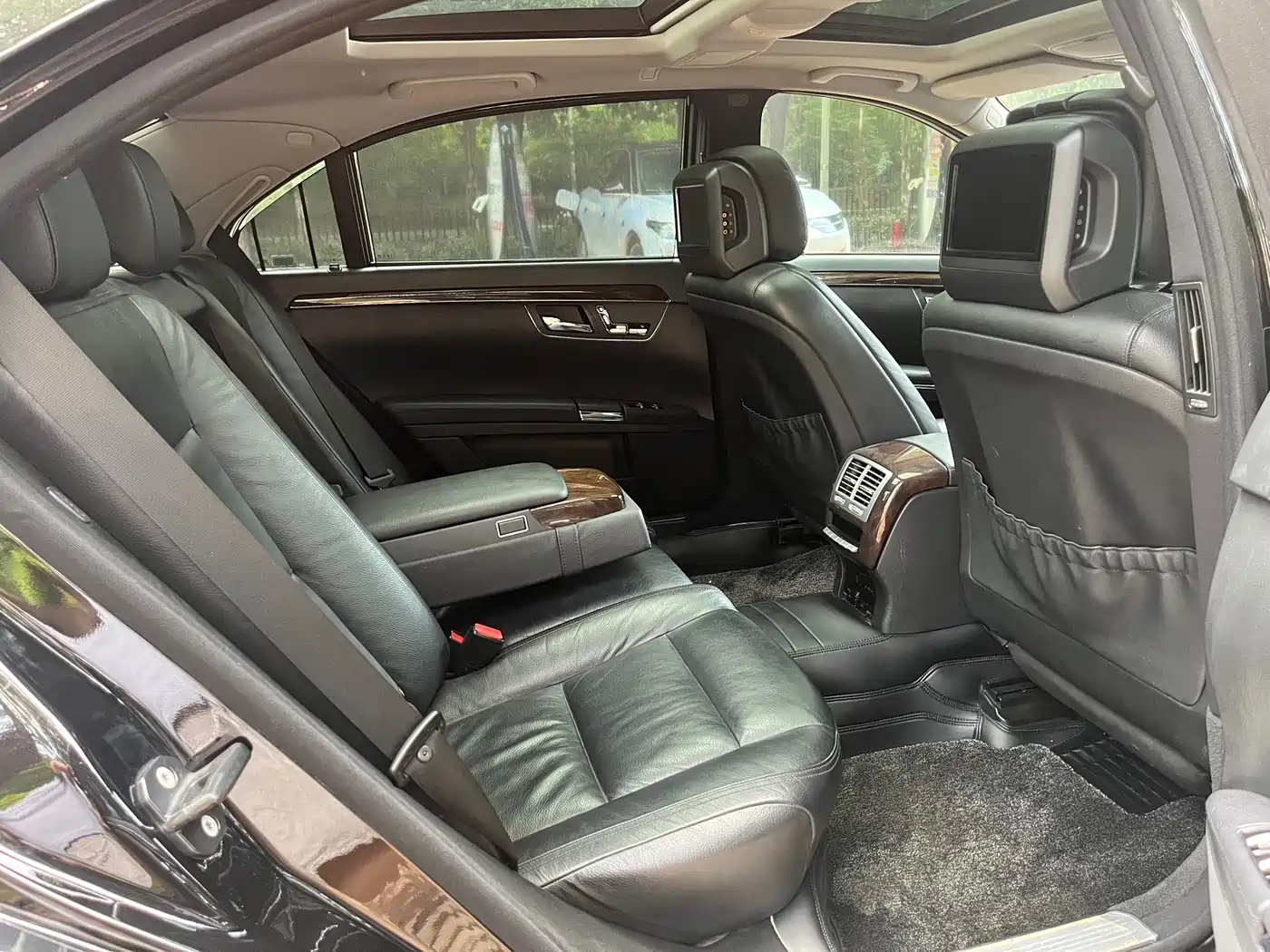 Фото 12 - Mercedes-Benz S-Class