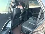 Photo 6 - Hyundai Santa Fe
