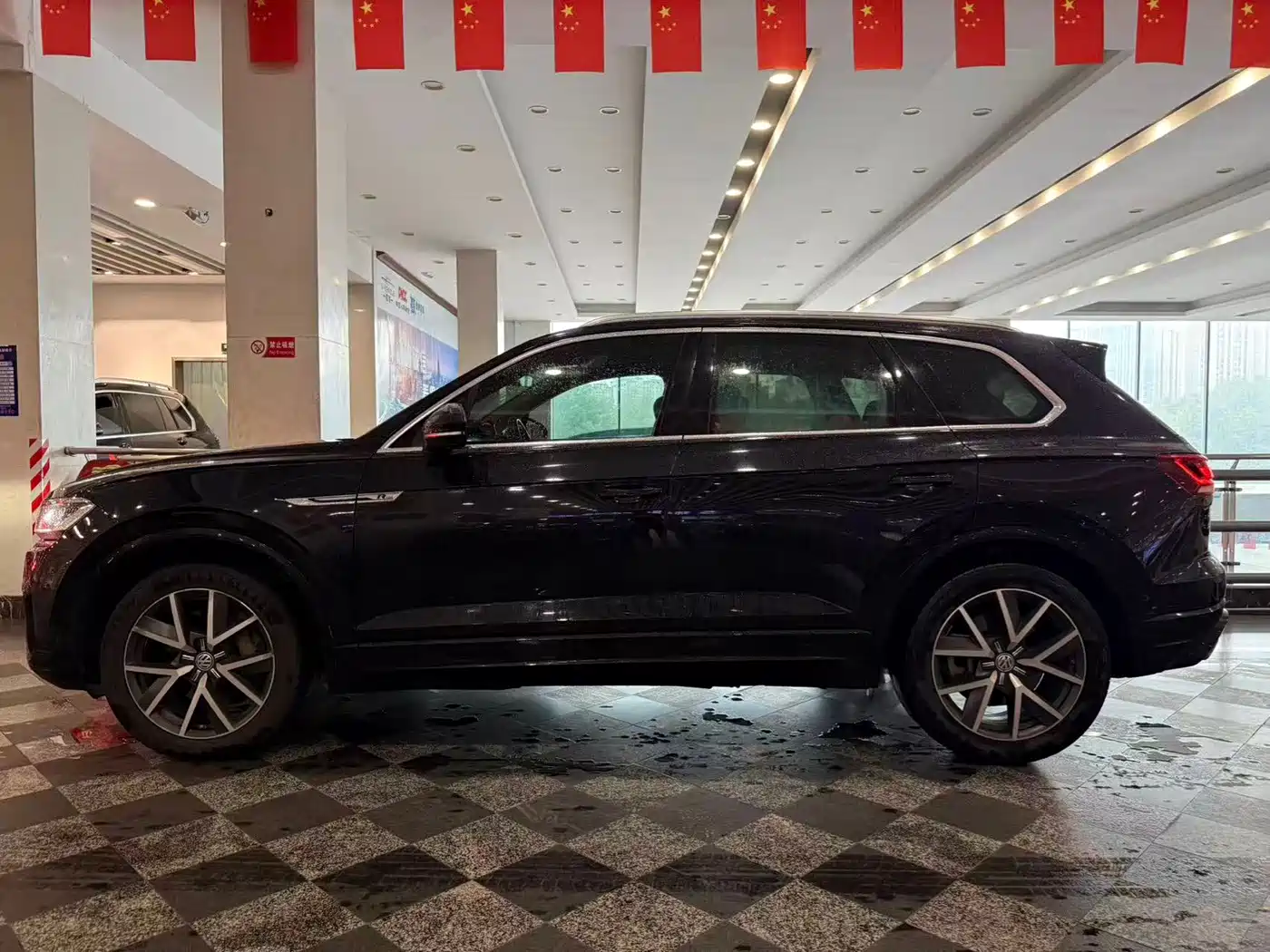 Volkswagen Touareg 2019 2019 3.0TSI Sharp Edge Edition China V