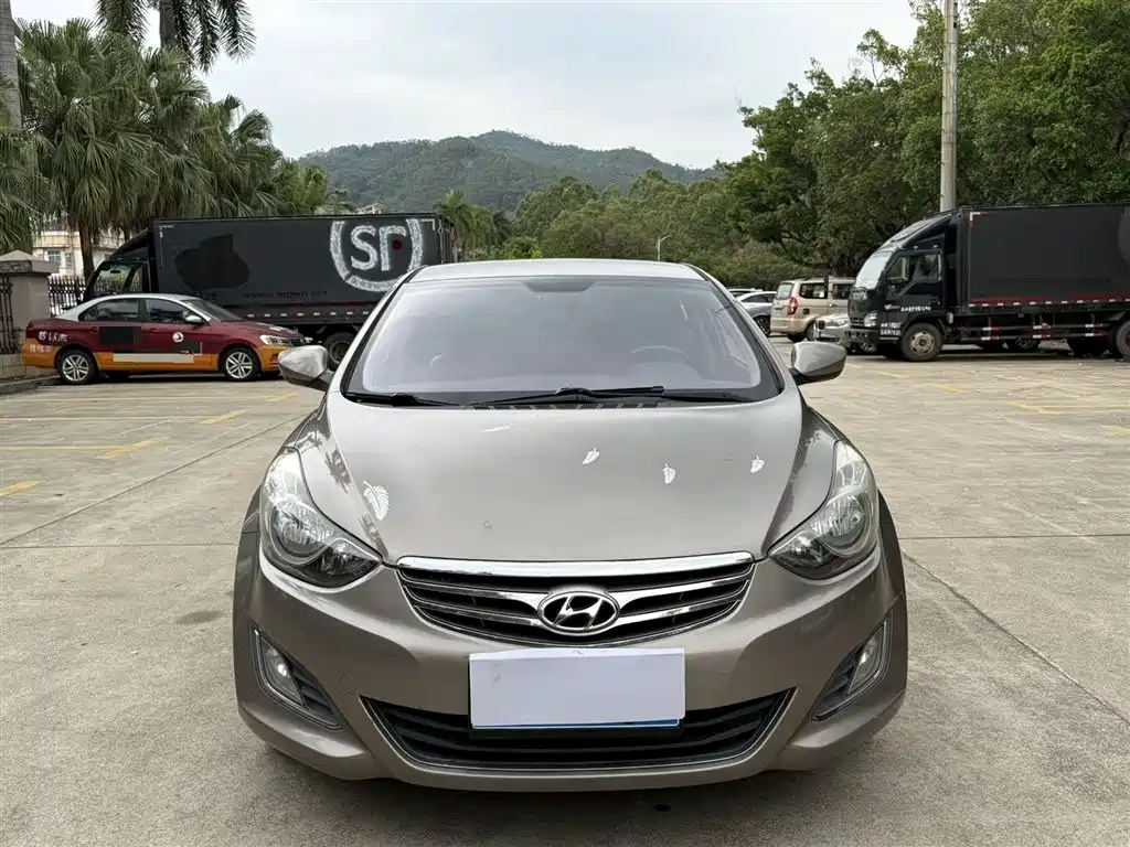Hyundai Langdong 2012 1.6L Automatic Fashion фото 2