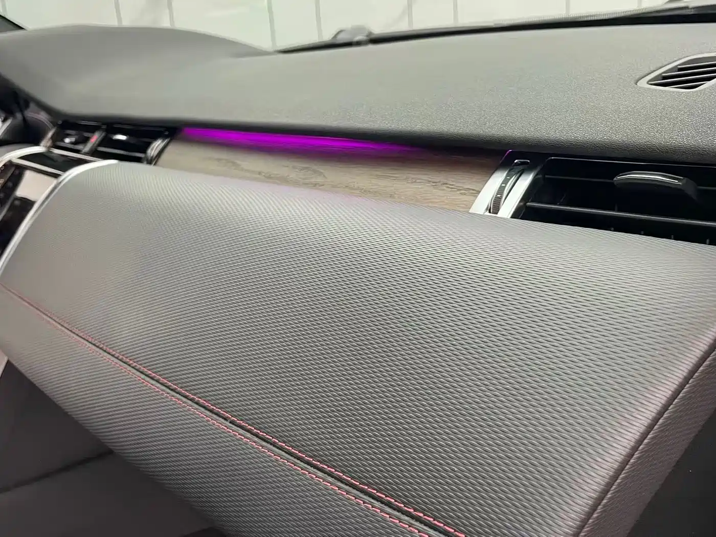 Land Rover Discovery Sport 2020 249PS R-Dynamic Performance фото 22