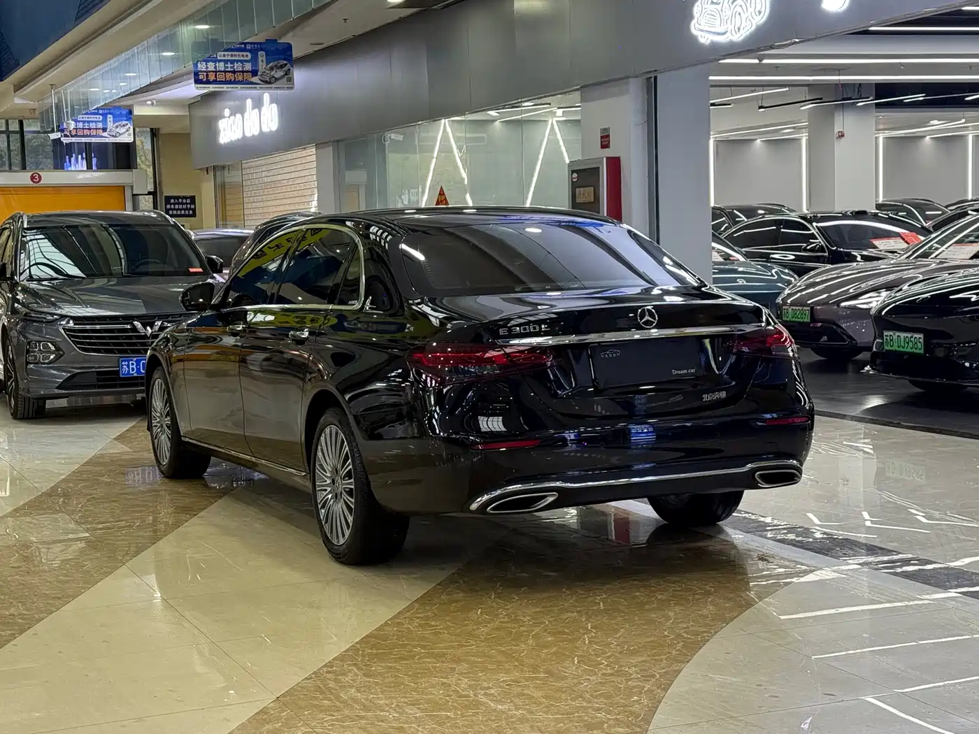 MERCEDES-BENZ E CLASS