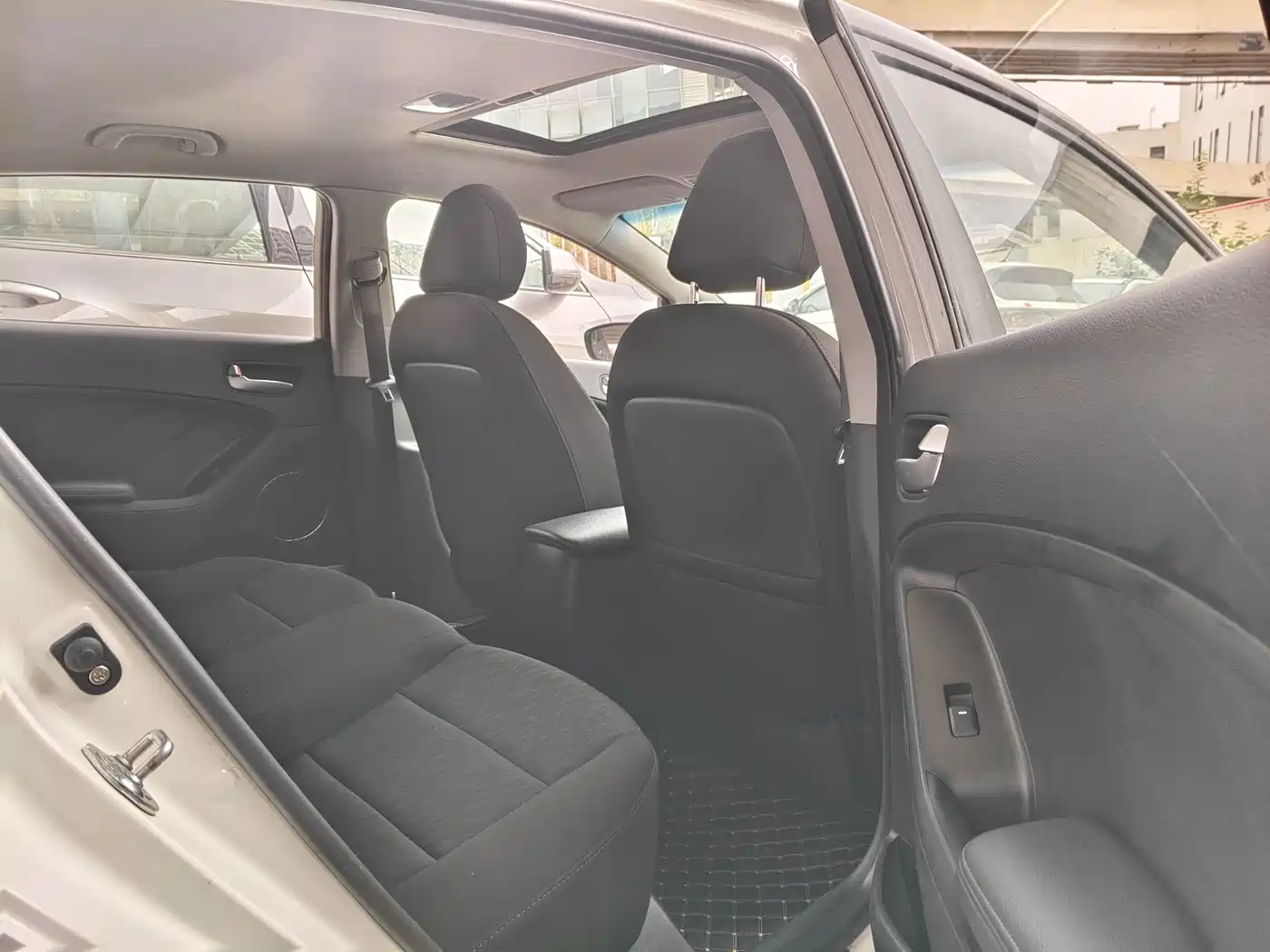 Kia K3S 2014 2014 1.6L Automatic GLS