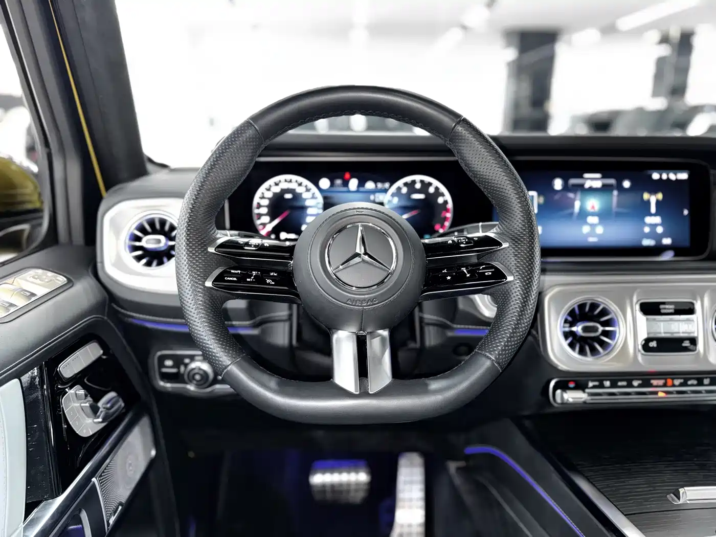 Mercedes-Benz G-Class 2025 G 500 фото 13