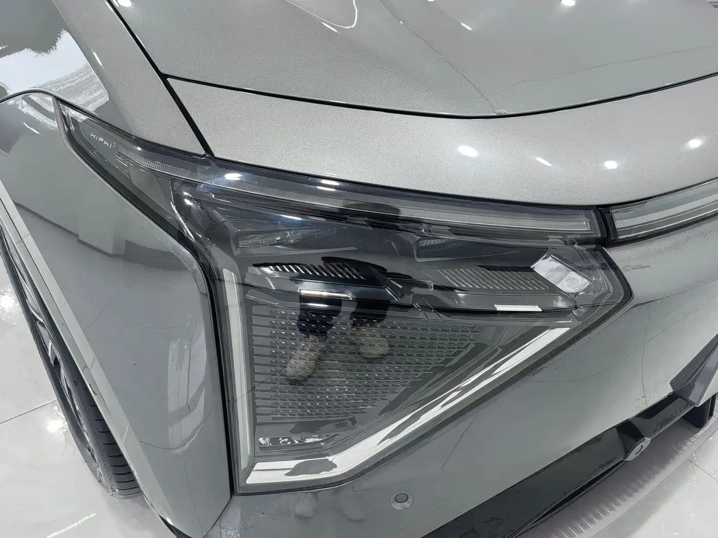 HiPhi GAO HE HIPHI Y