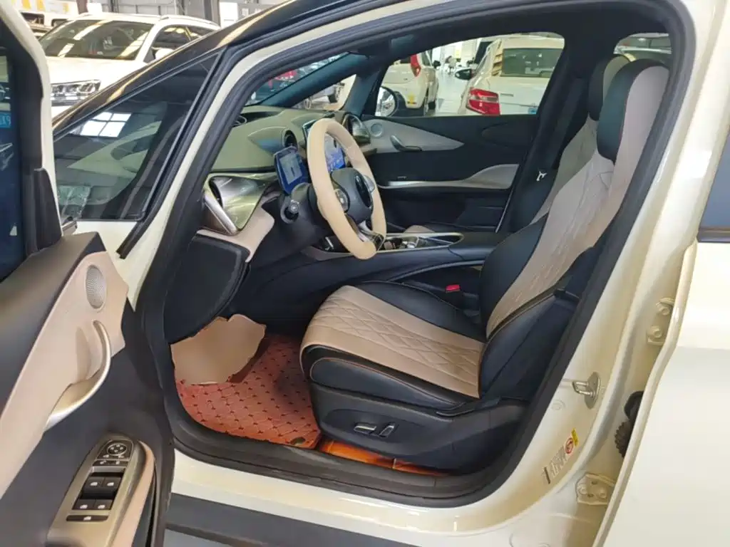 BYD Dolphin 2022 2021 Model 405km Fashion Edition