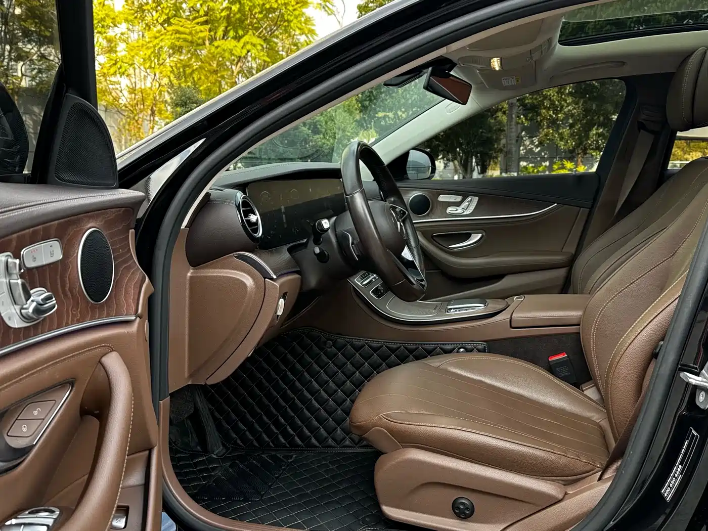 Mercedes-Benz E-Class 2022 Facelift E 300 L Sport Fashion Style фото 4