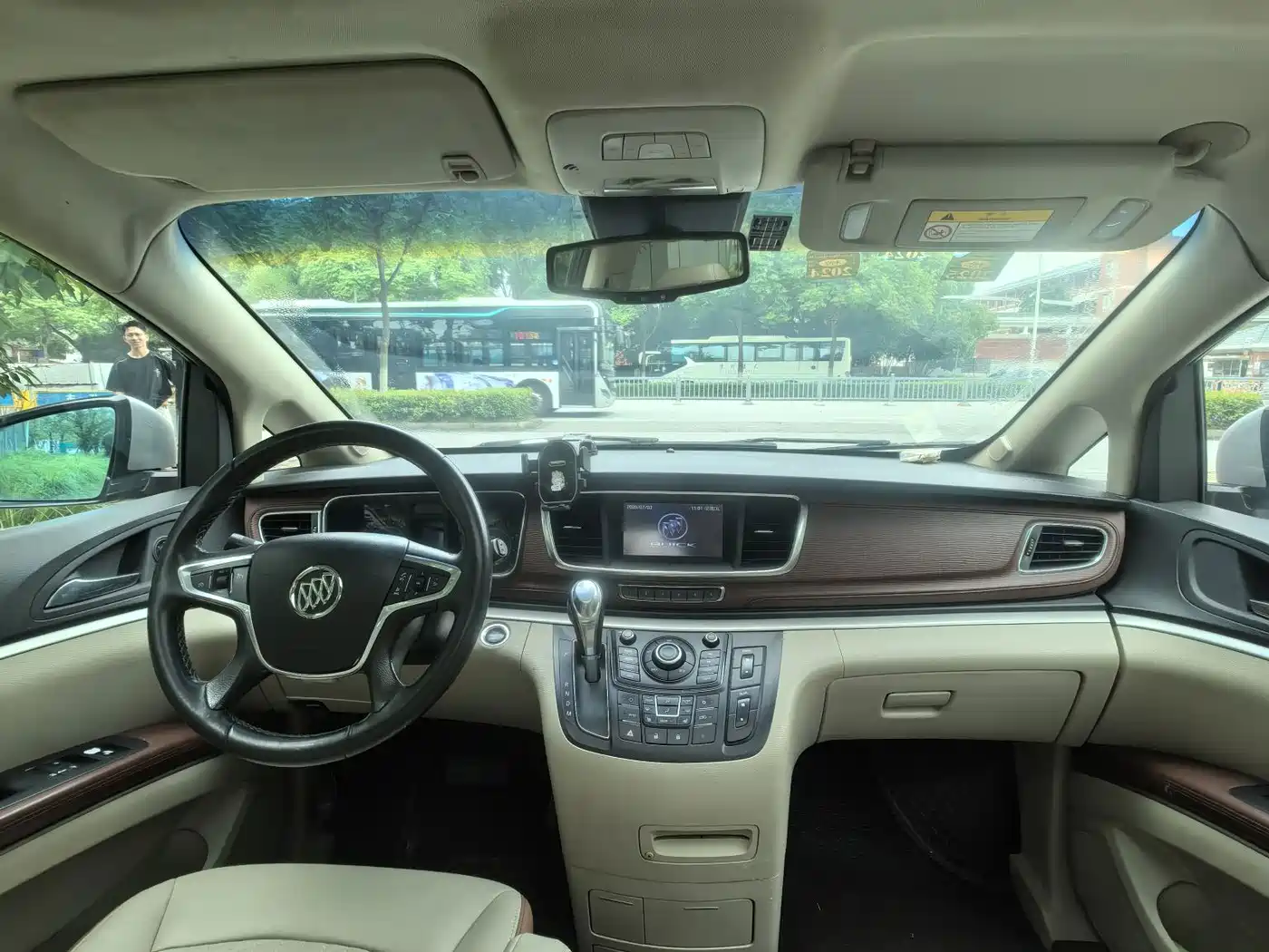Фото 14 - Buick GL8