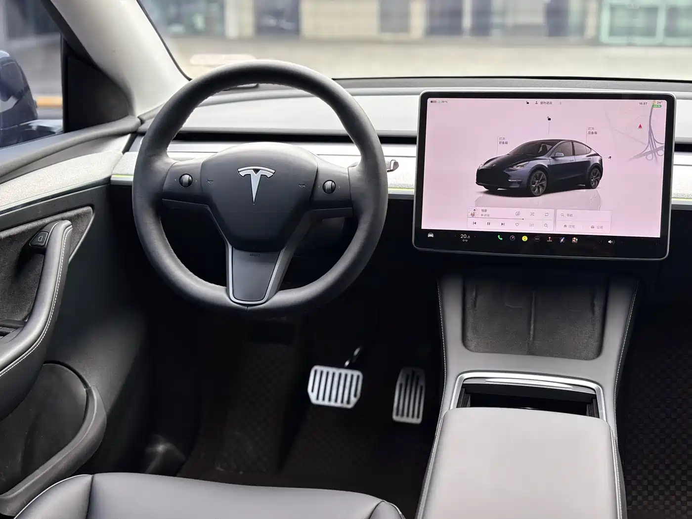 TESLA MODEL Y