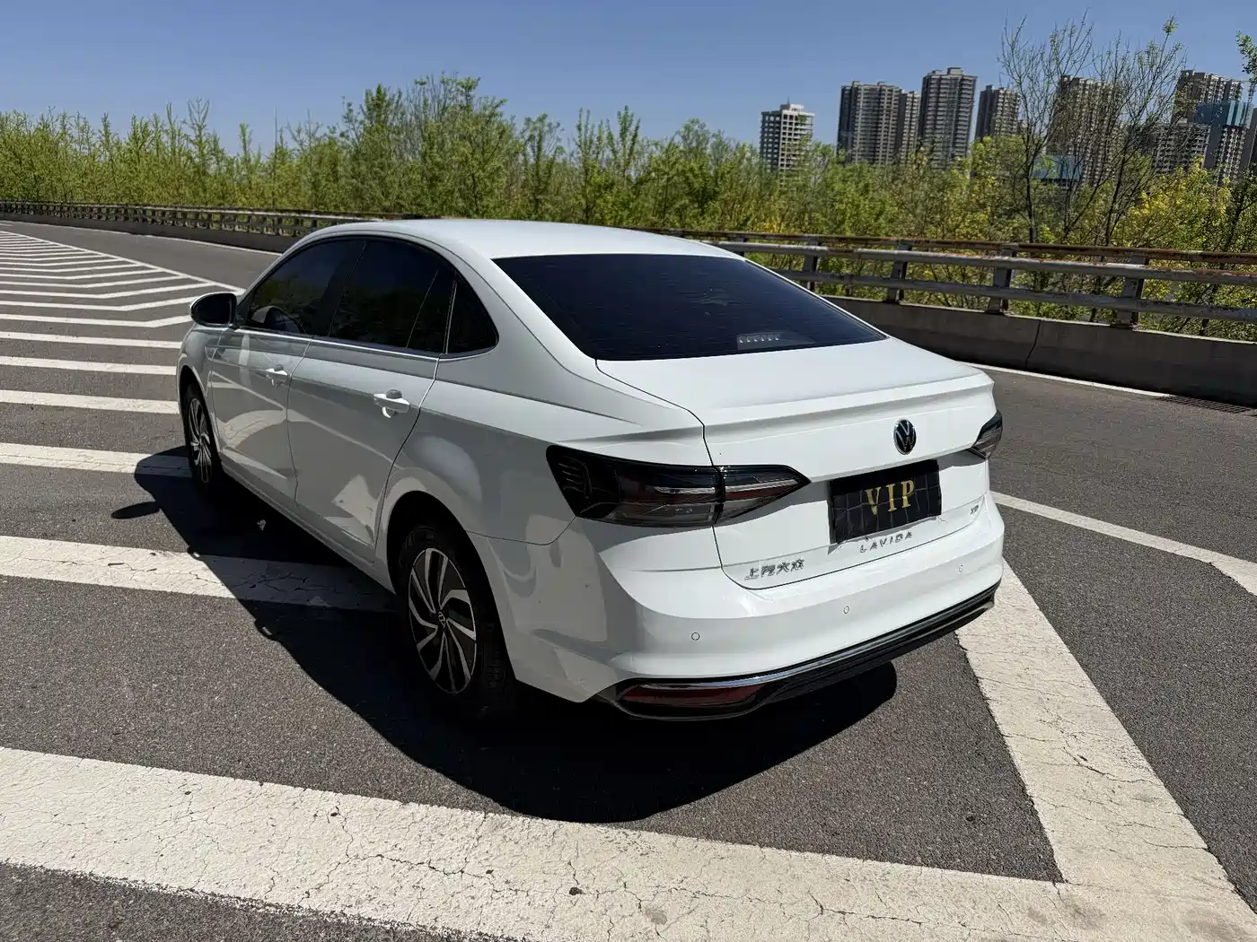 Volkswagen Lavida 2025 Model New Edge 1.5L New Leisure Edition фото 10