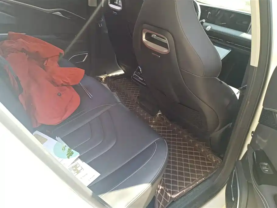NEZHA AUTOMOBILE NEZHA U